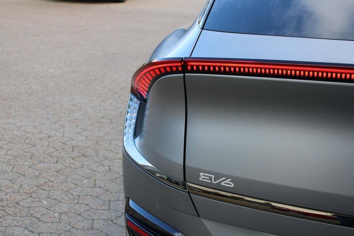 Grå Kia EV6 fra 2025