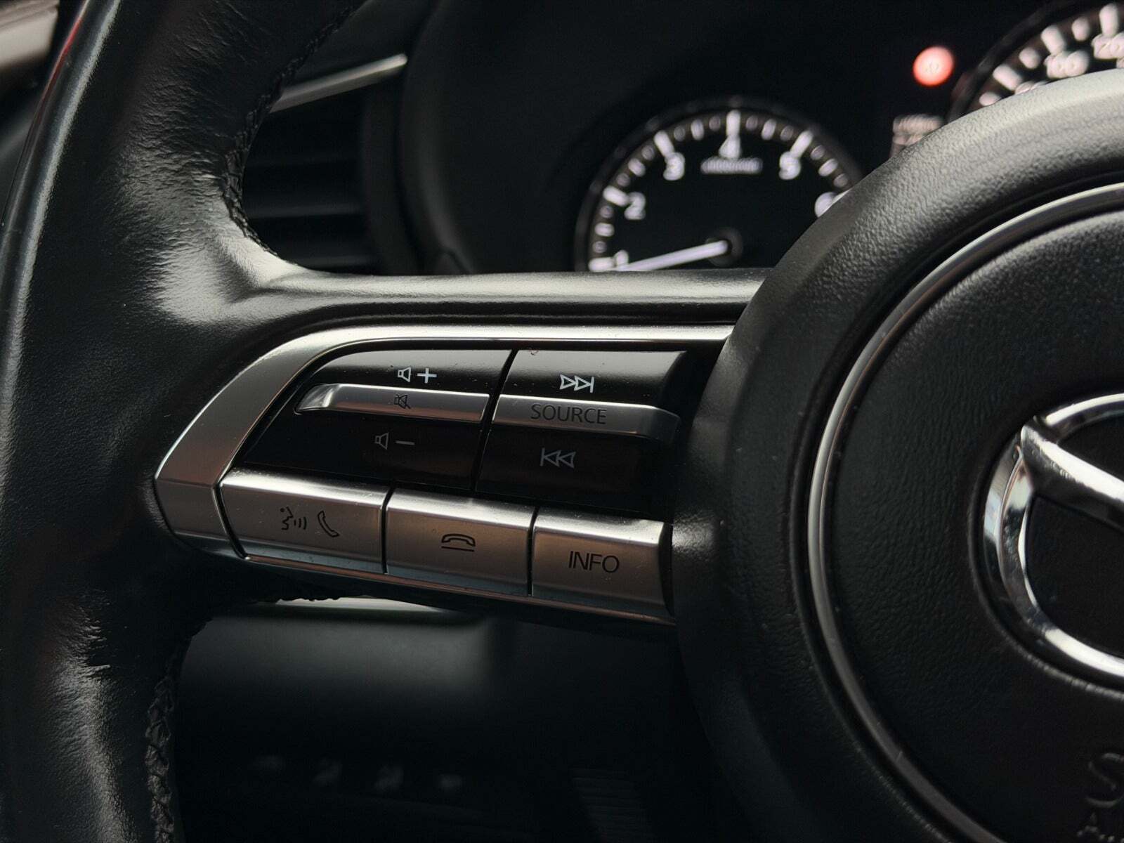 Grå Mazda CX-30 fra 2020