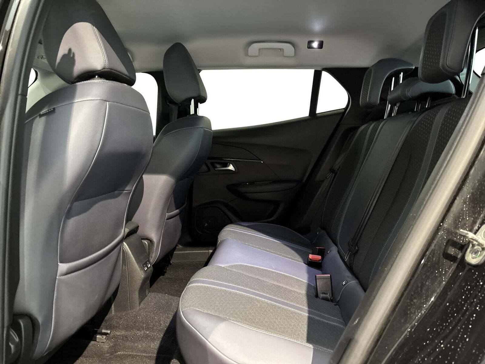 Peugeot 2008 1,2 PureTech 130 Allure EAT8