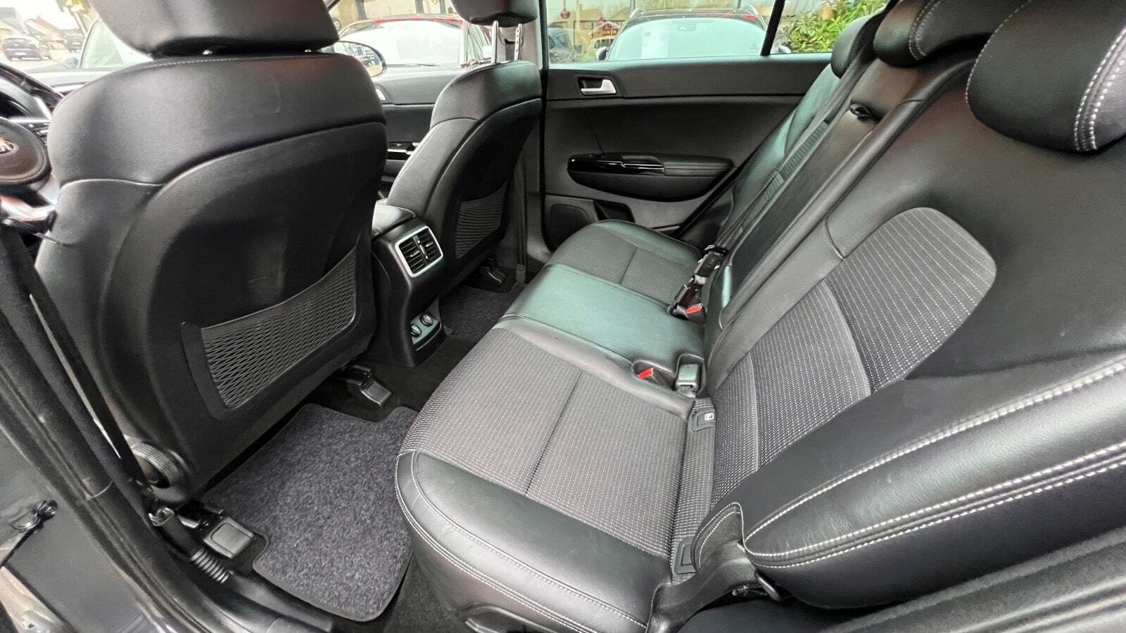 Grå Kia Sportage fra 2020