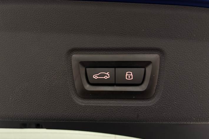 Blå BMW i4 fra 2025