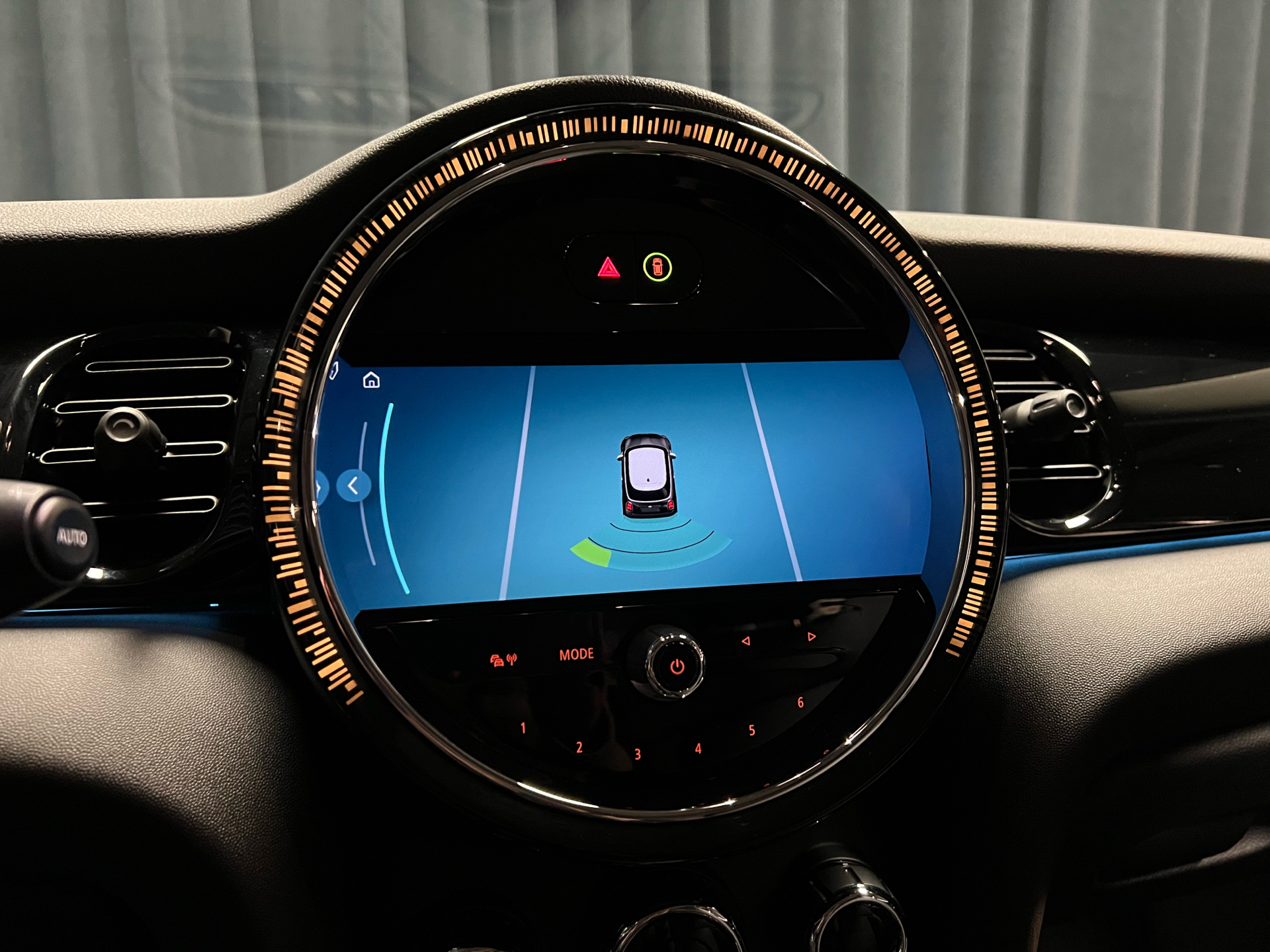 Sølv Mini Cooper fra 2023