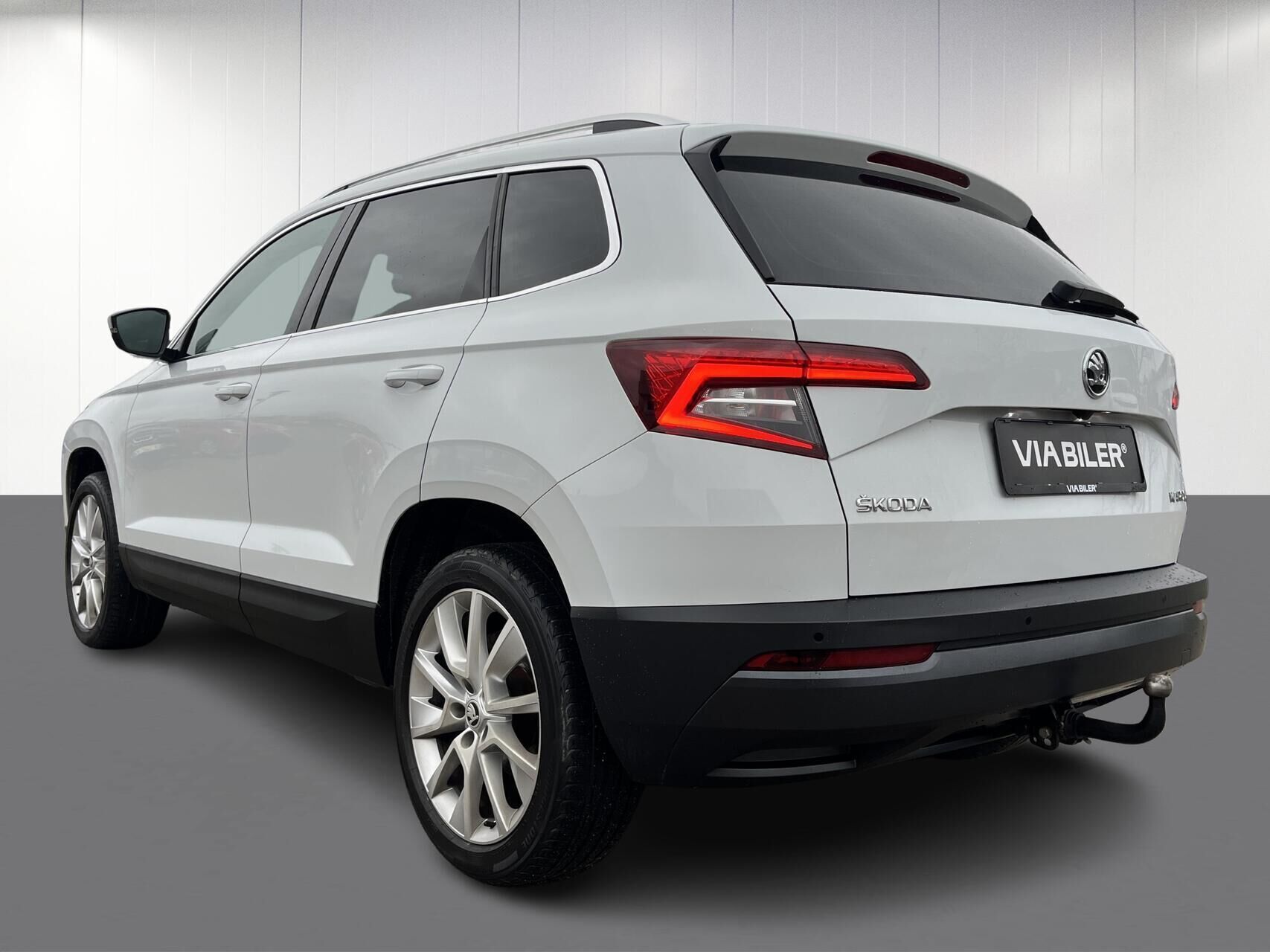 Hvid Skoda Karoq fra 2019