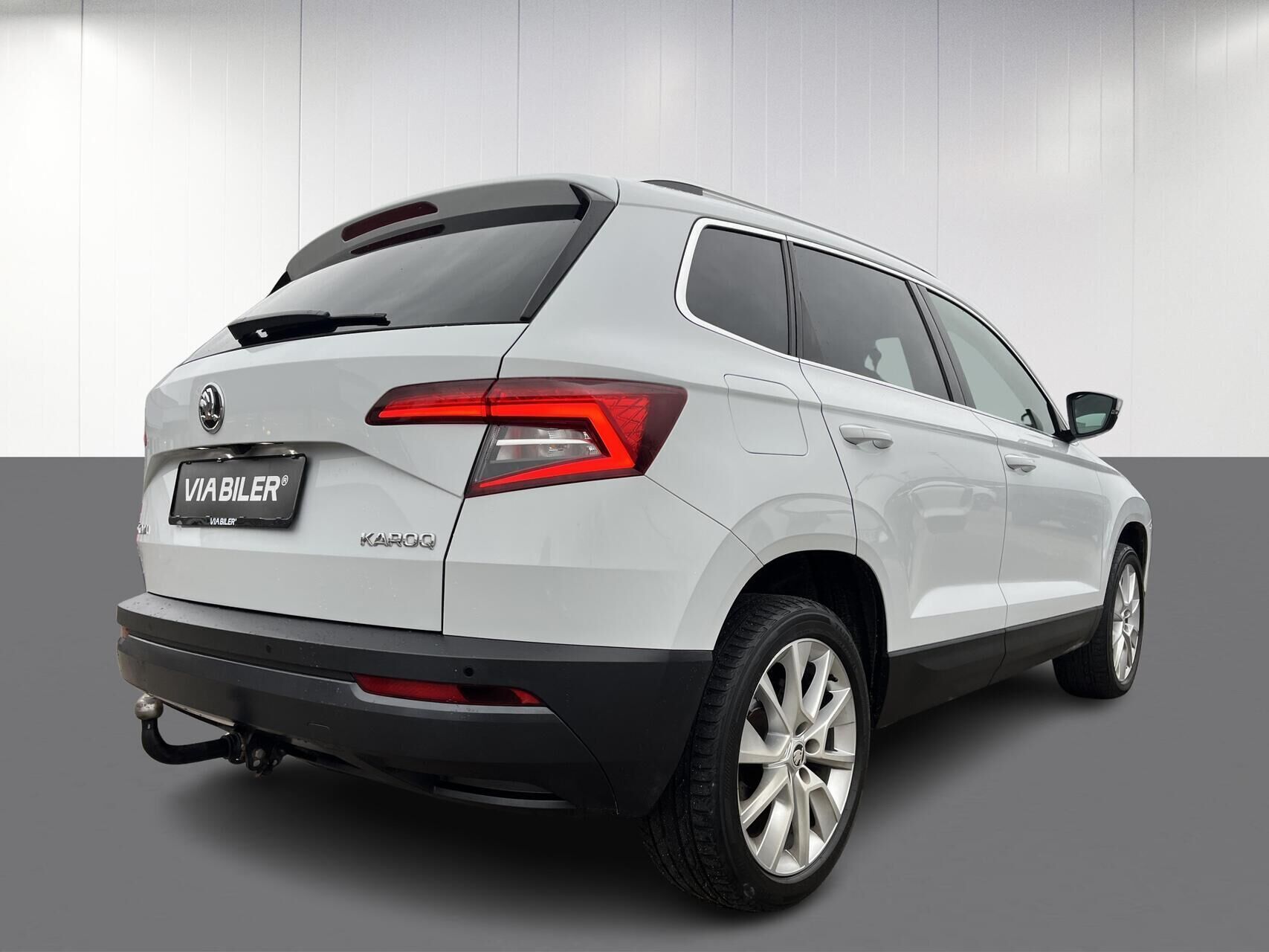 Hvid Skoda Karoq fra 2019