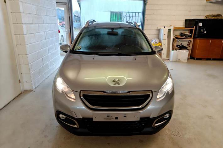 Gul Peugeot 2008 fra 2014