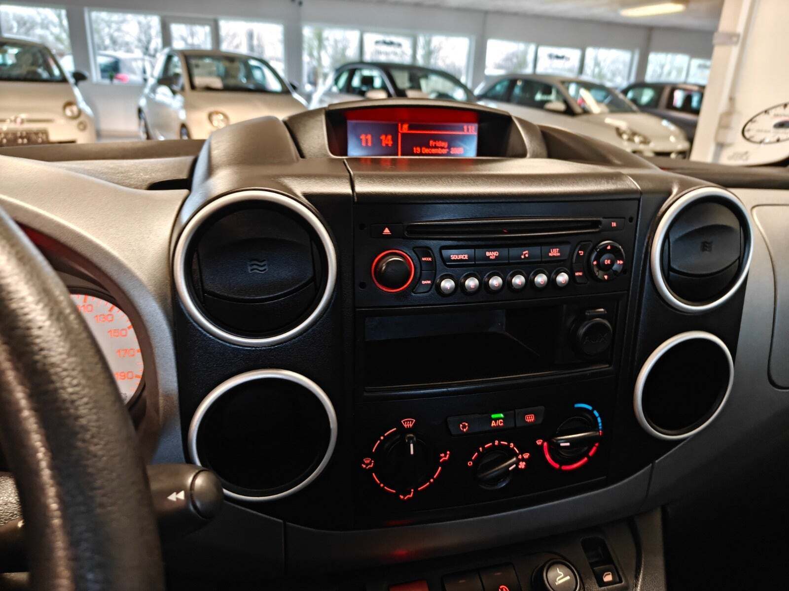 Gul Citroën Berlingo fra 2015