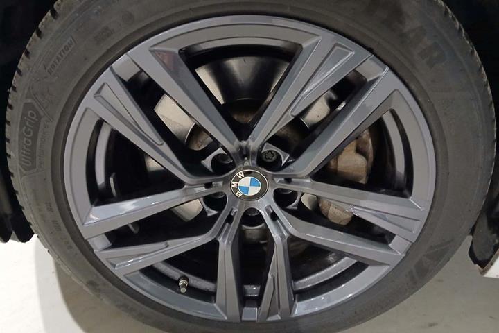 Hvid BMW 530e fra 2019