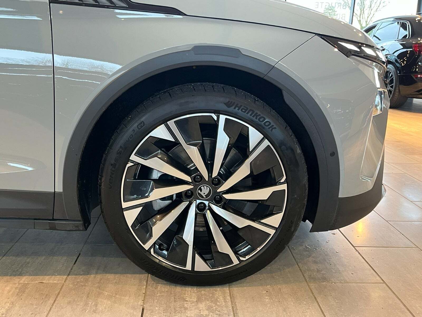 Grå Skoda Elroq fra 2025