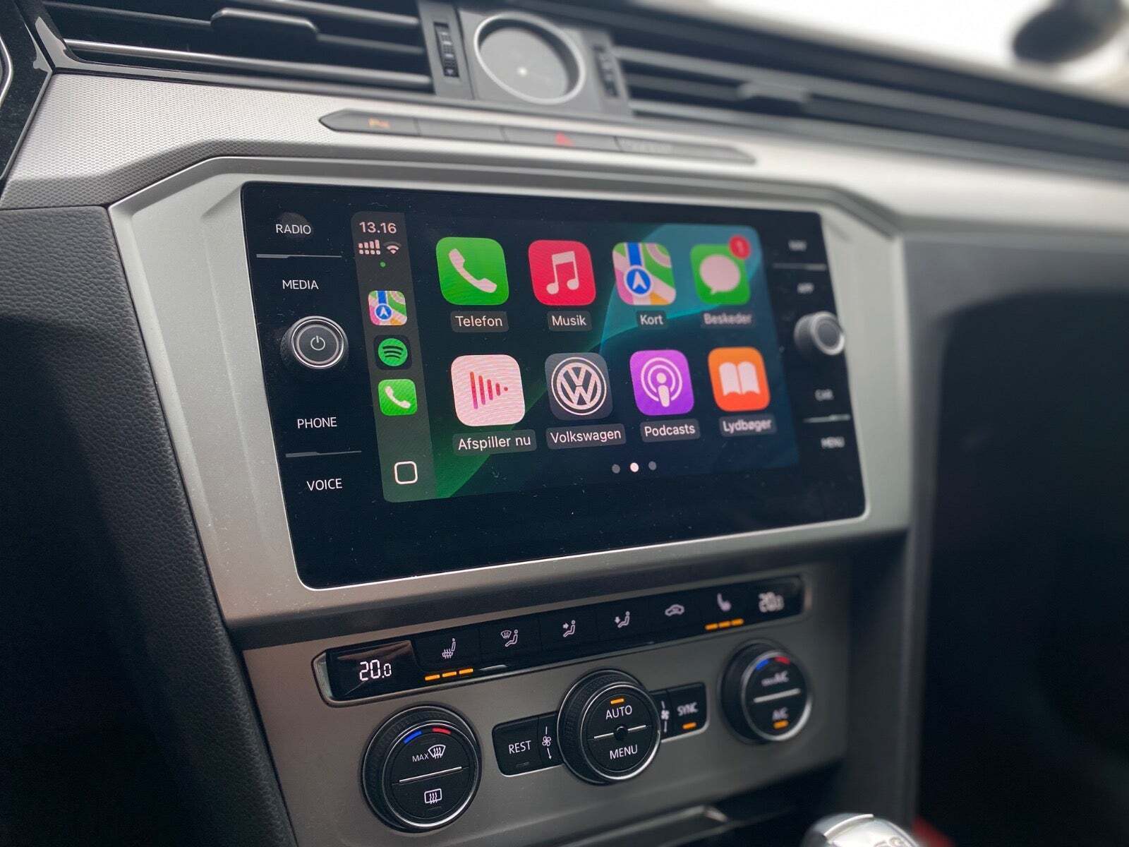 Sort VW Passat fra 2018