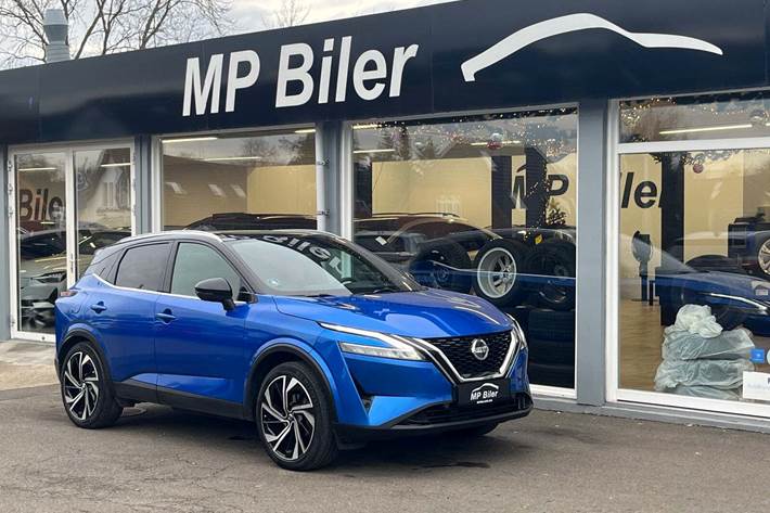 Blå Nissan Qashqai fra 2022 set udefra