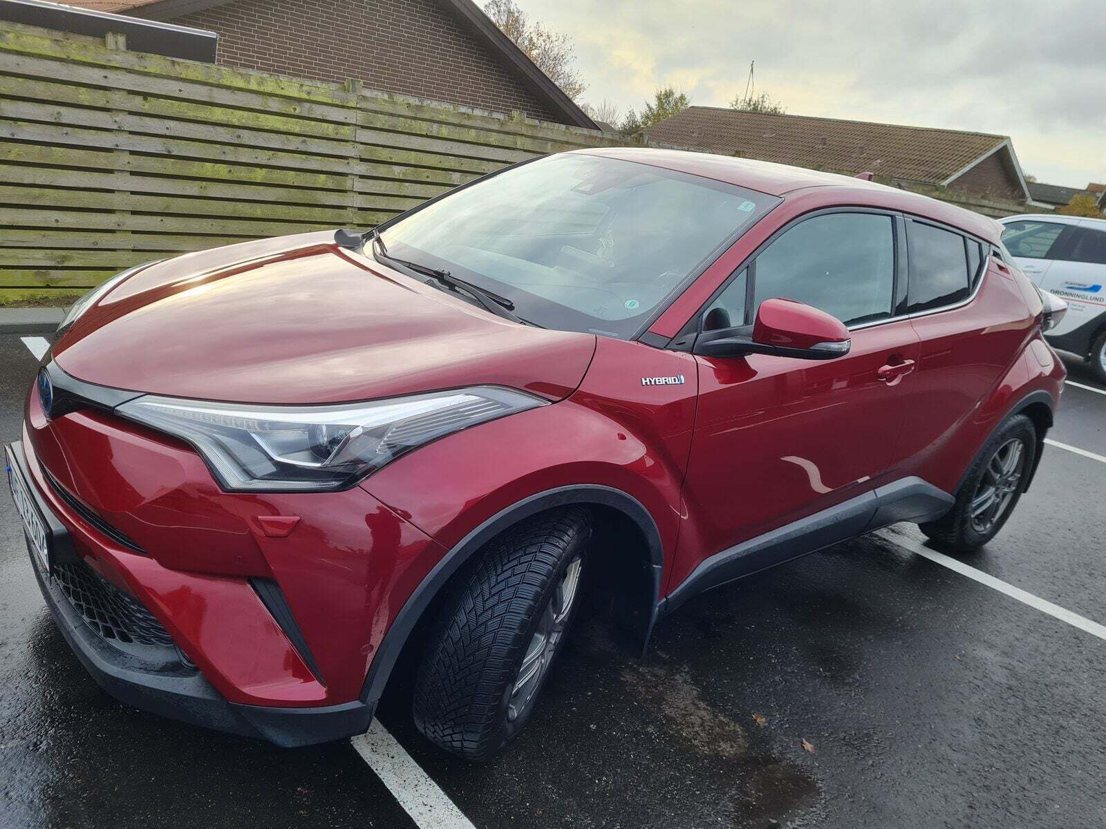 Toyota C-HR 1,8 Hybrid C-ENTER CVT