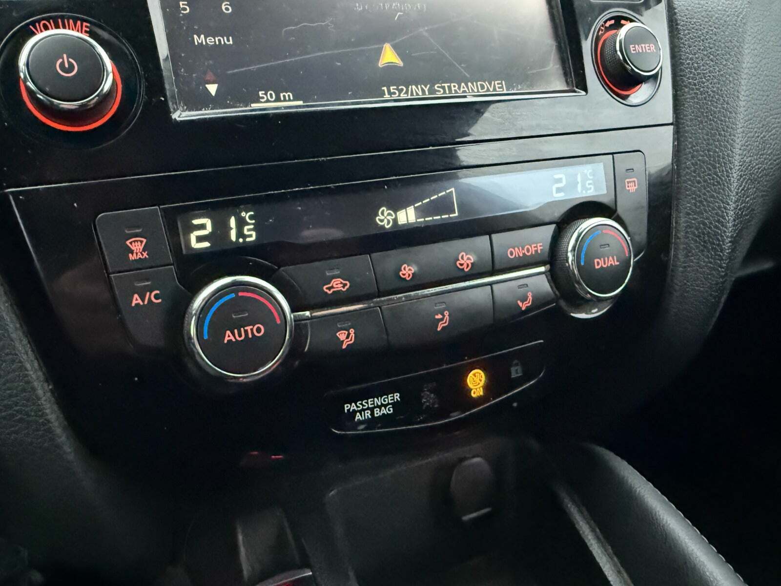 Sølv Nissan Qashqai fra 2017