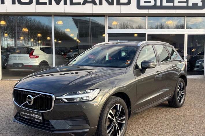 Grå Volvo XC60 fra 2018 set udefra