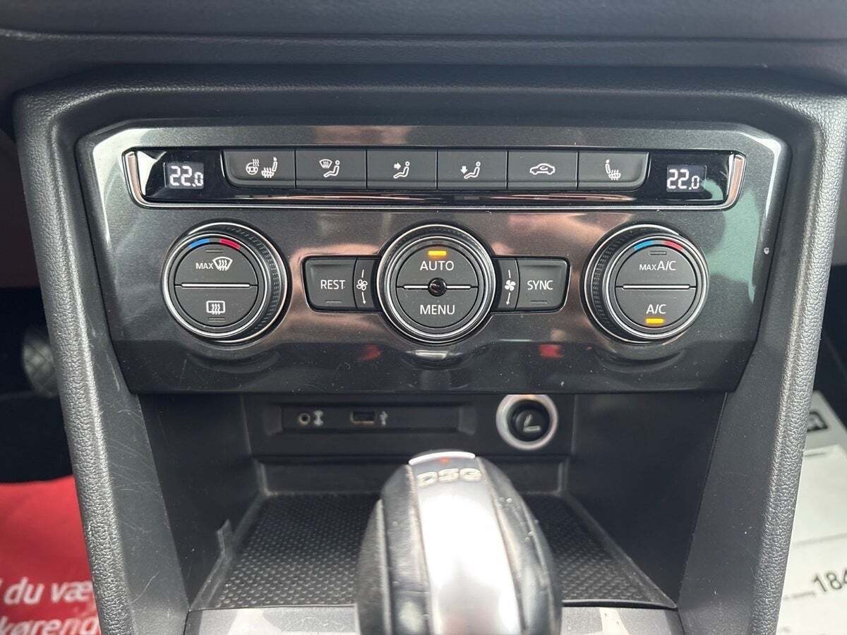 Grå VW Tiguan fra 2017