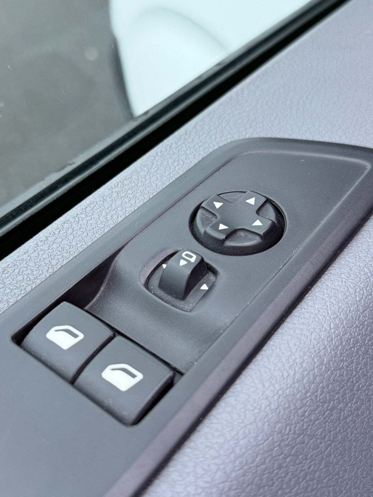 Hvid Opel Vivaro fra 2021