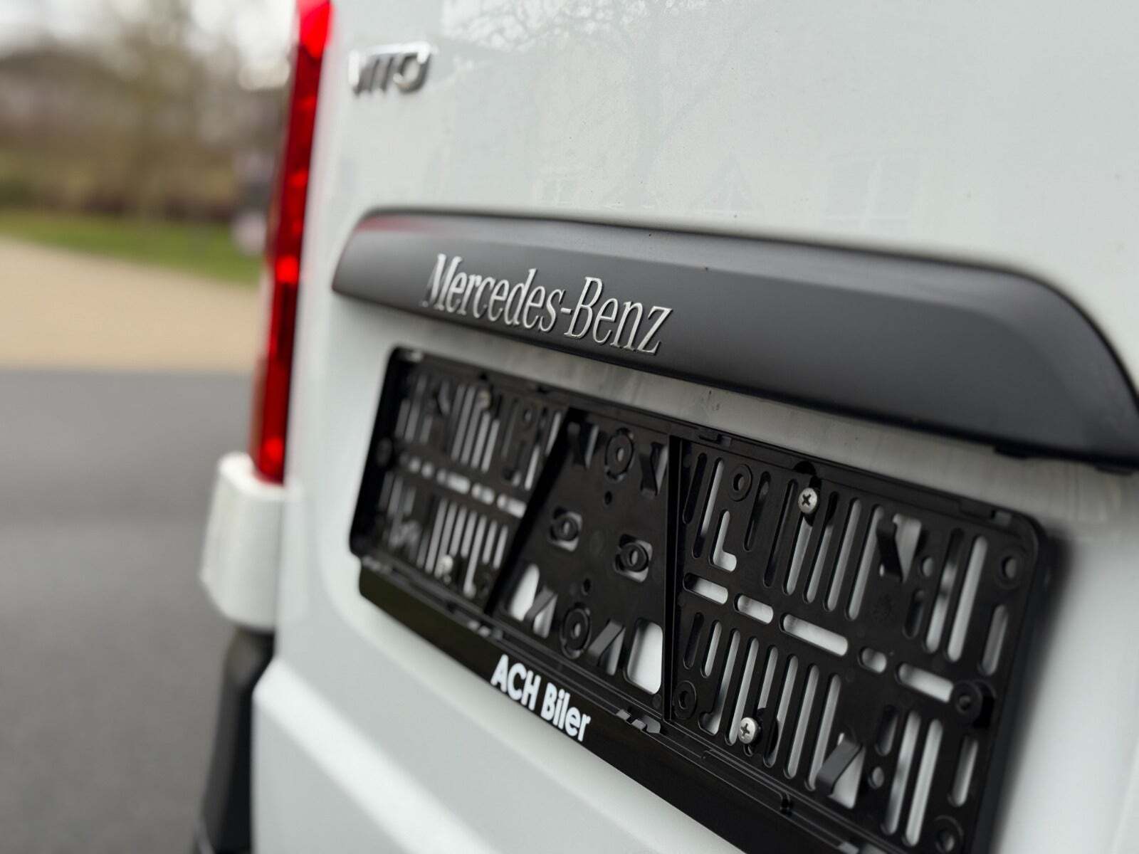 Hvid Mercedes Vito 114 fra 2019