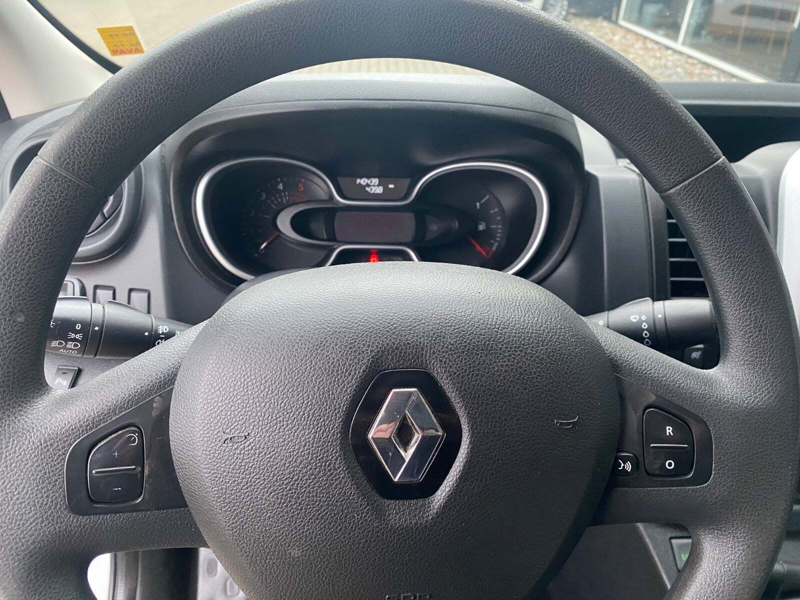 Renault Trafic T29 2,0 dCi 145 L2H1