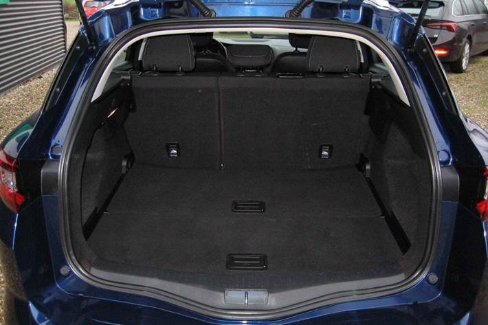 Blå Renault Megane IV fra 2019