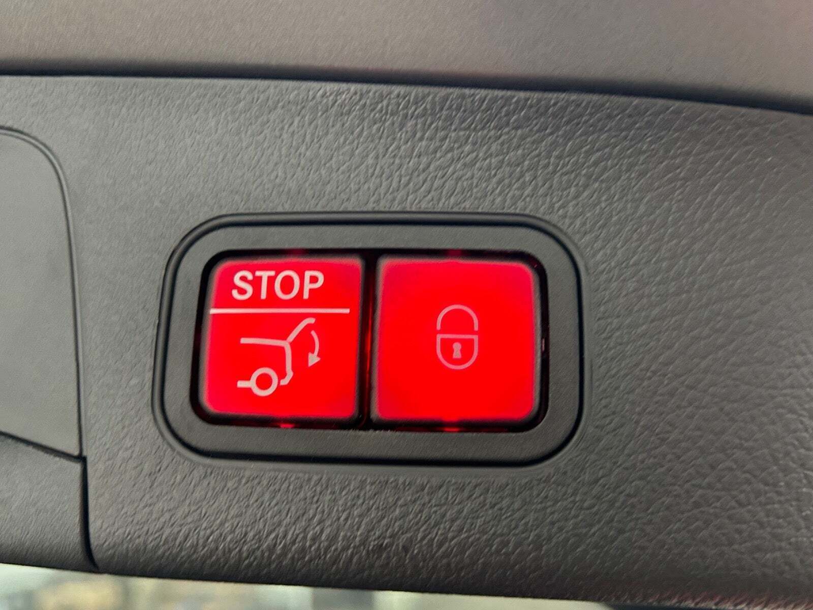 Grå Mercedes EQA250+ fra 2023