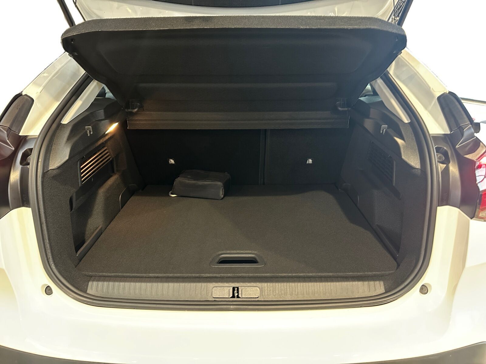 Hvid Citroën ë-C4 fra 2024