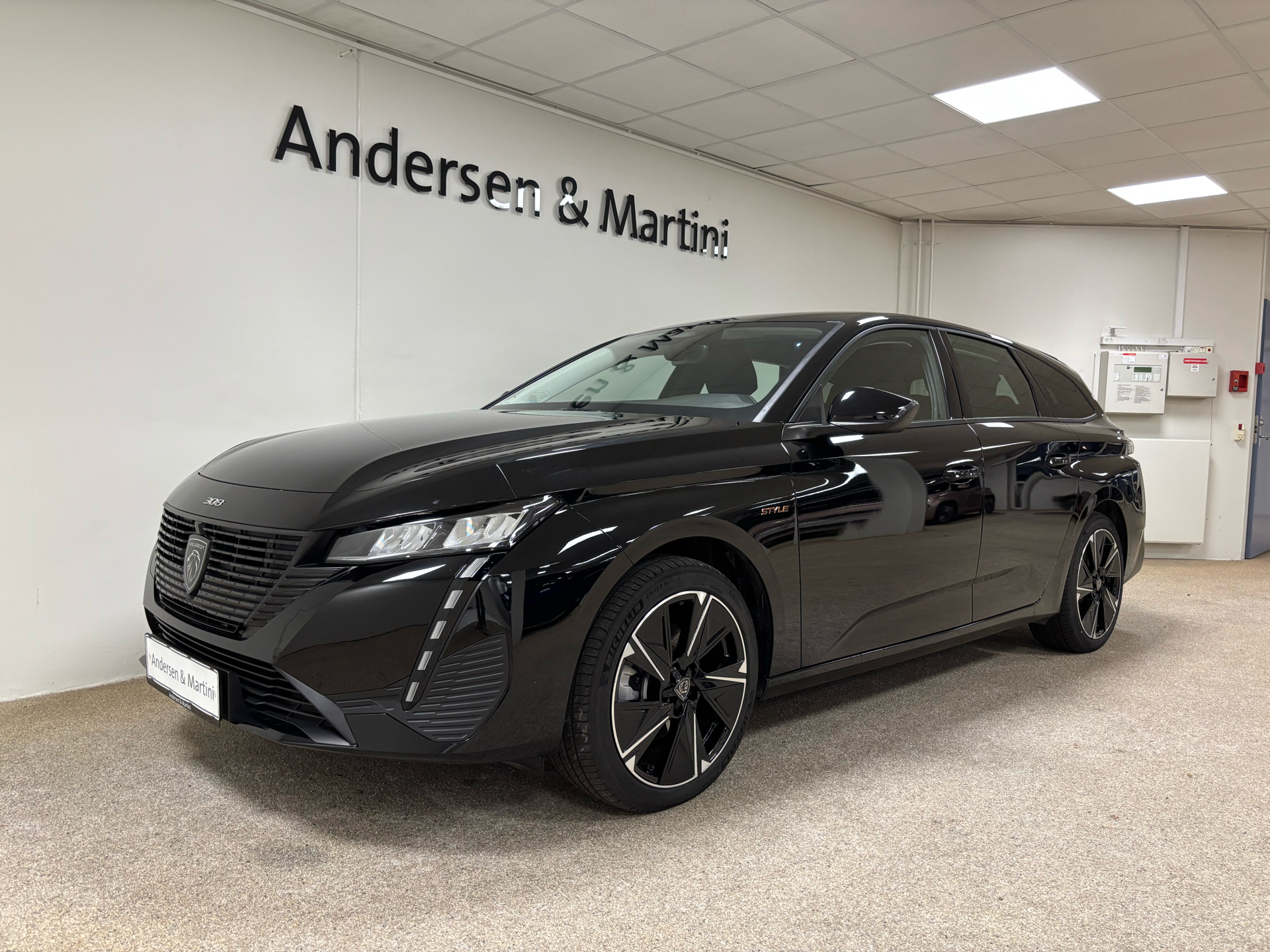 Peugeot E-308 EL Style 156HK Stc Aut.