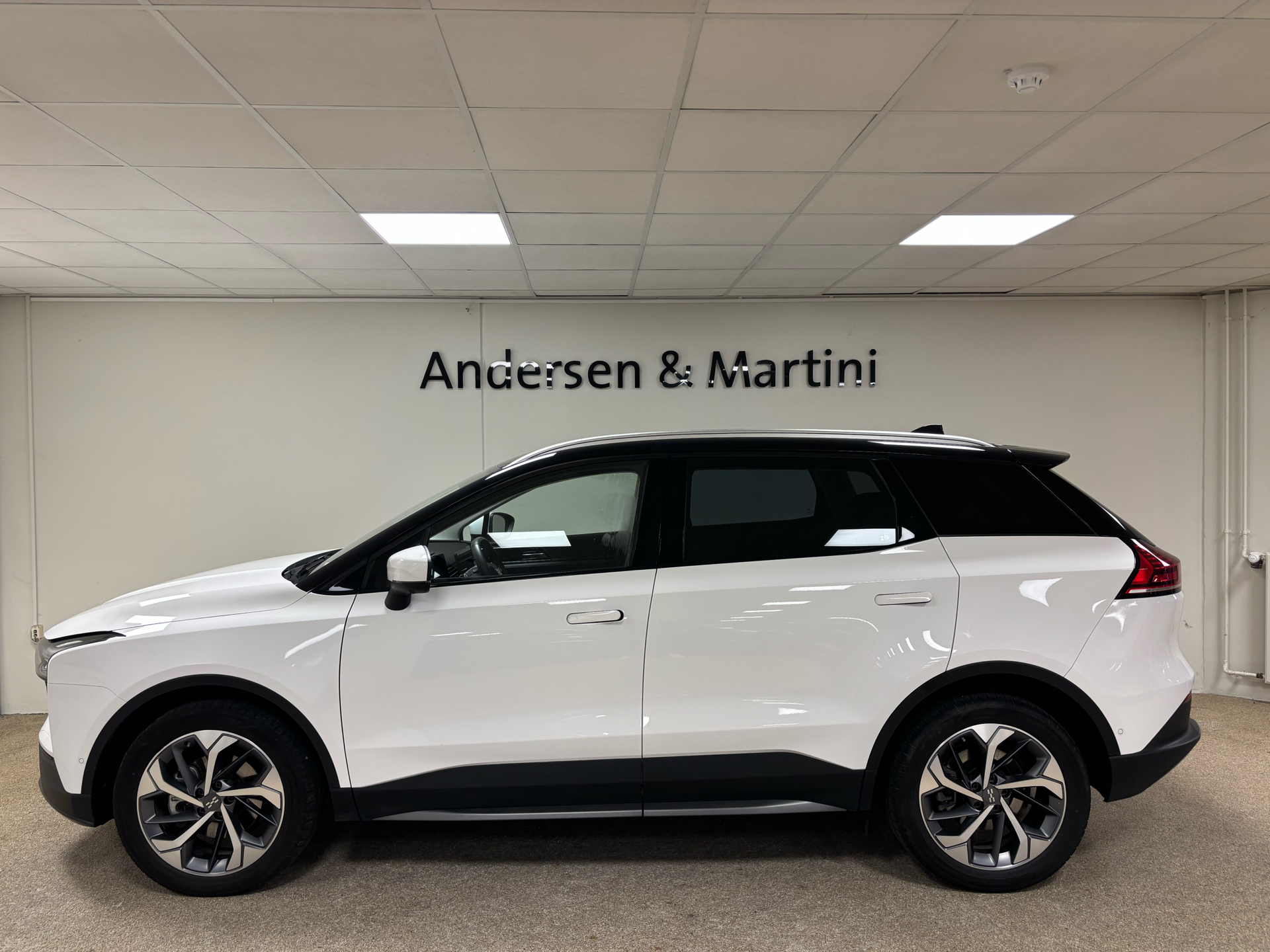 Aiways U5 EL Premium 204HK 5d Aut.