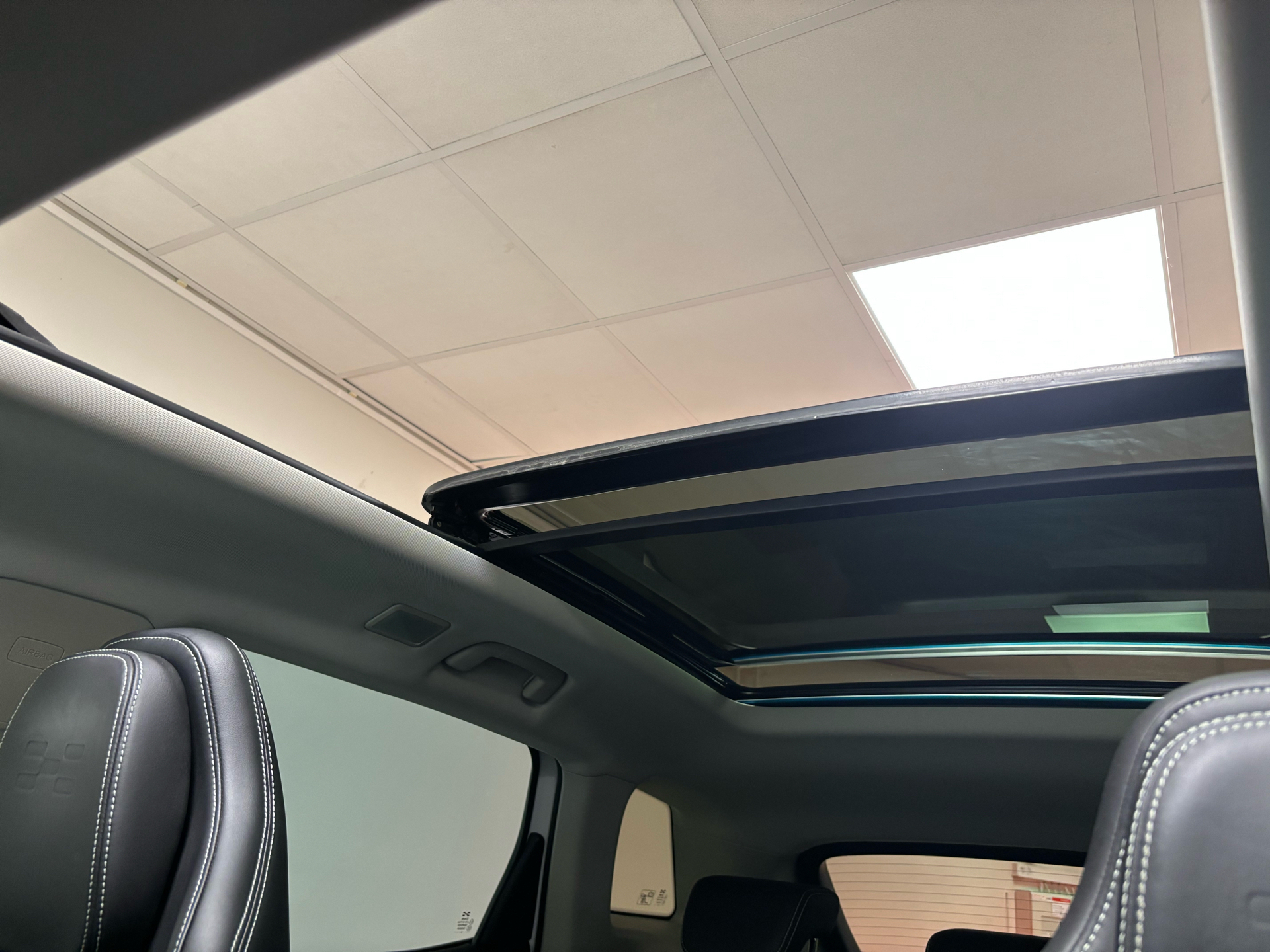 Hvid Aiways U5 fra 2024