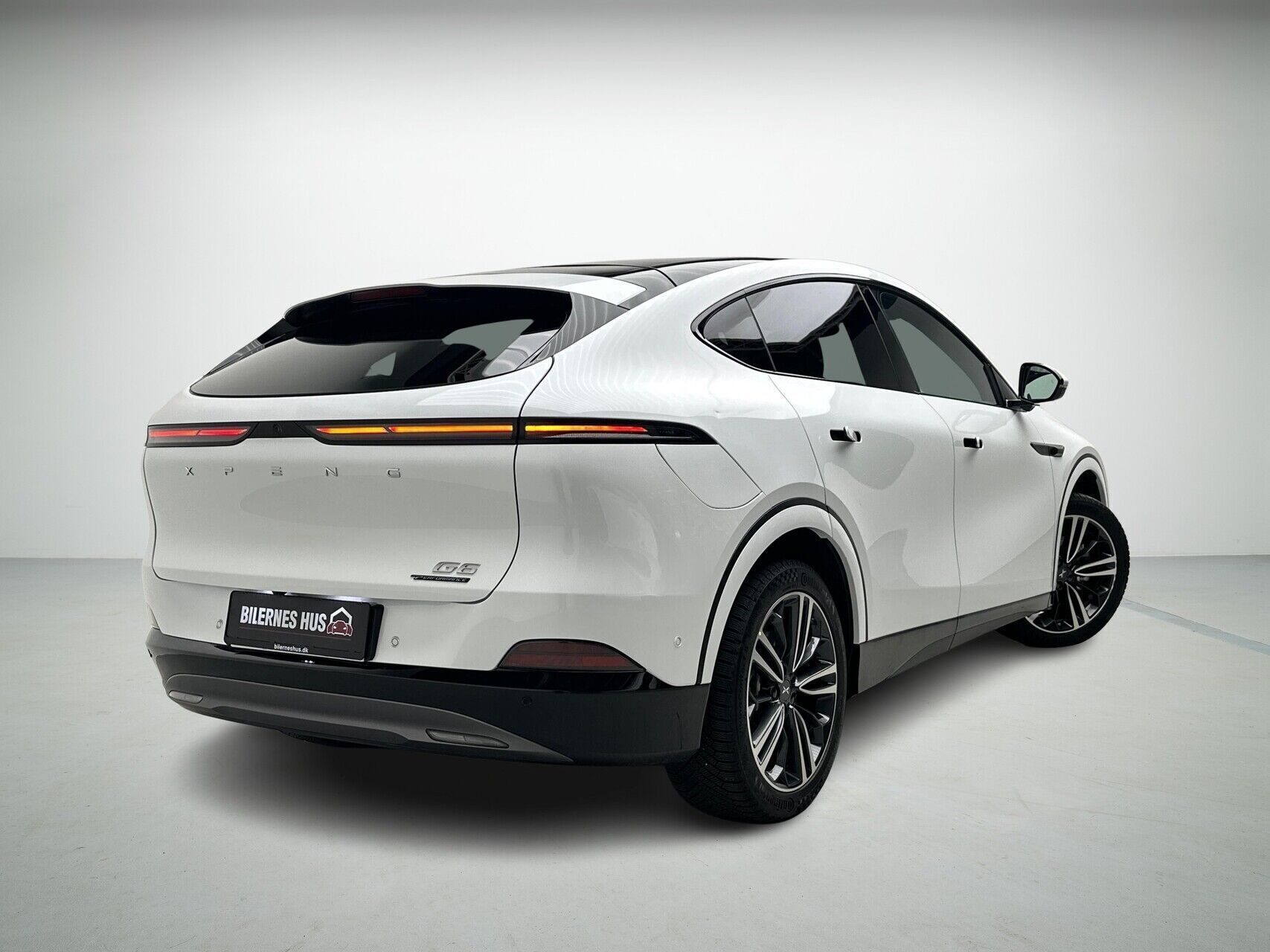 Hvid Xpeng G6 fra 2024