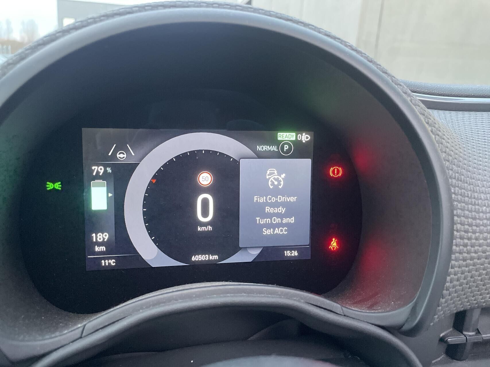 Blå Fiat 500e fra 2021