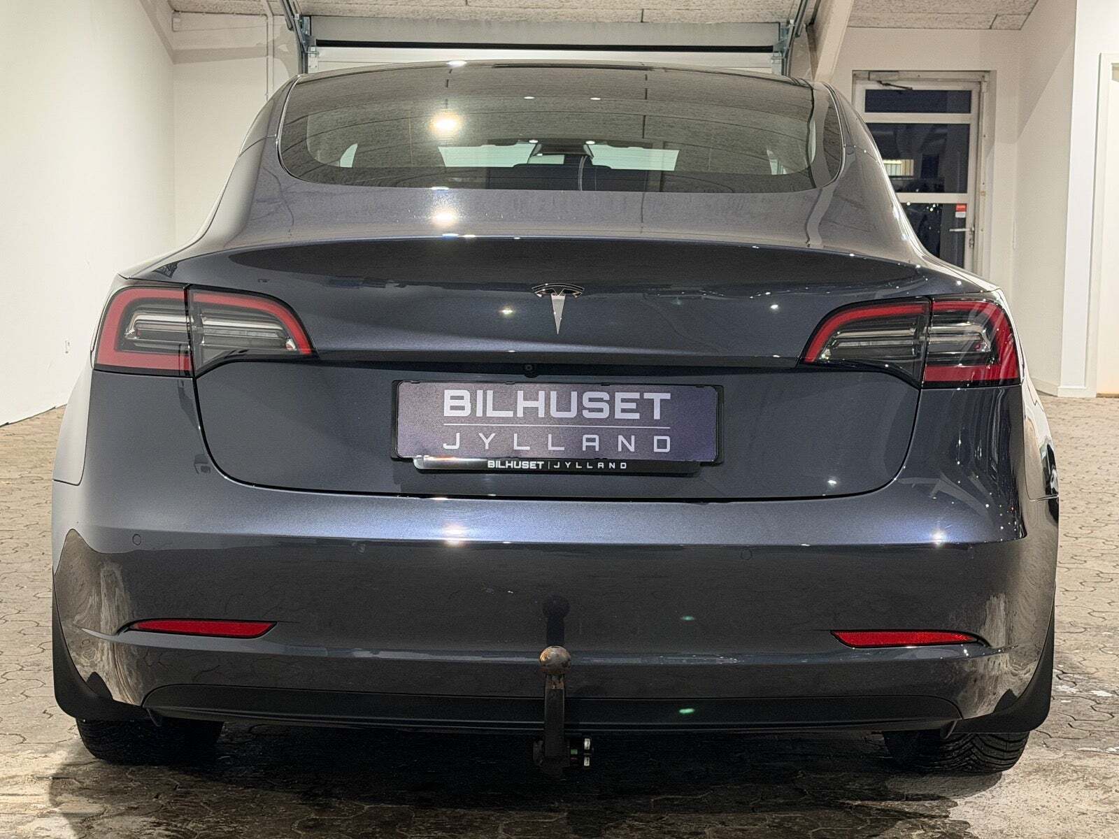 Tesla Model 3 RWD