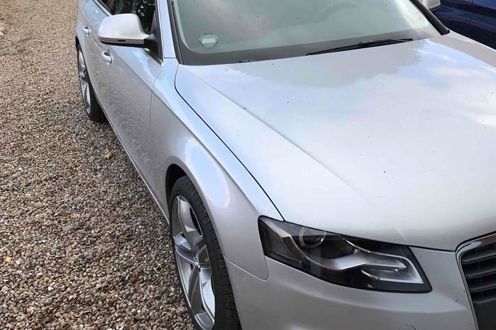 Grå Audi A4 fra 2008