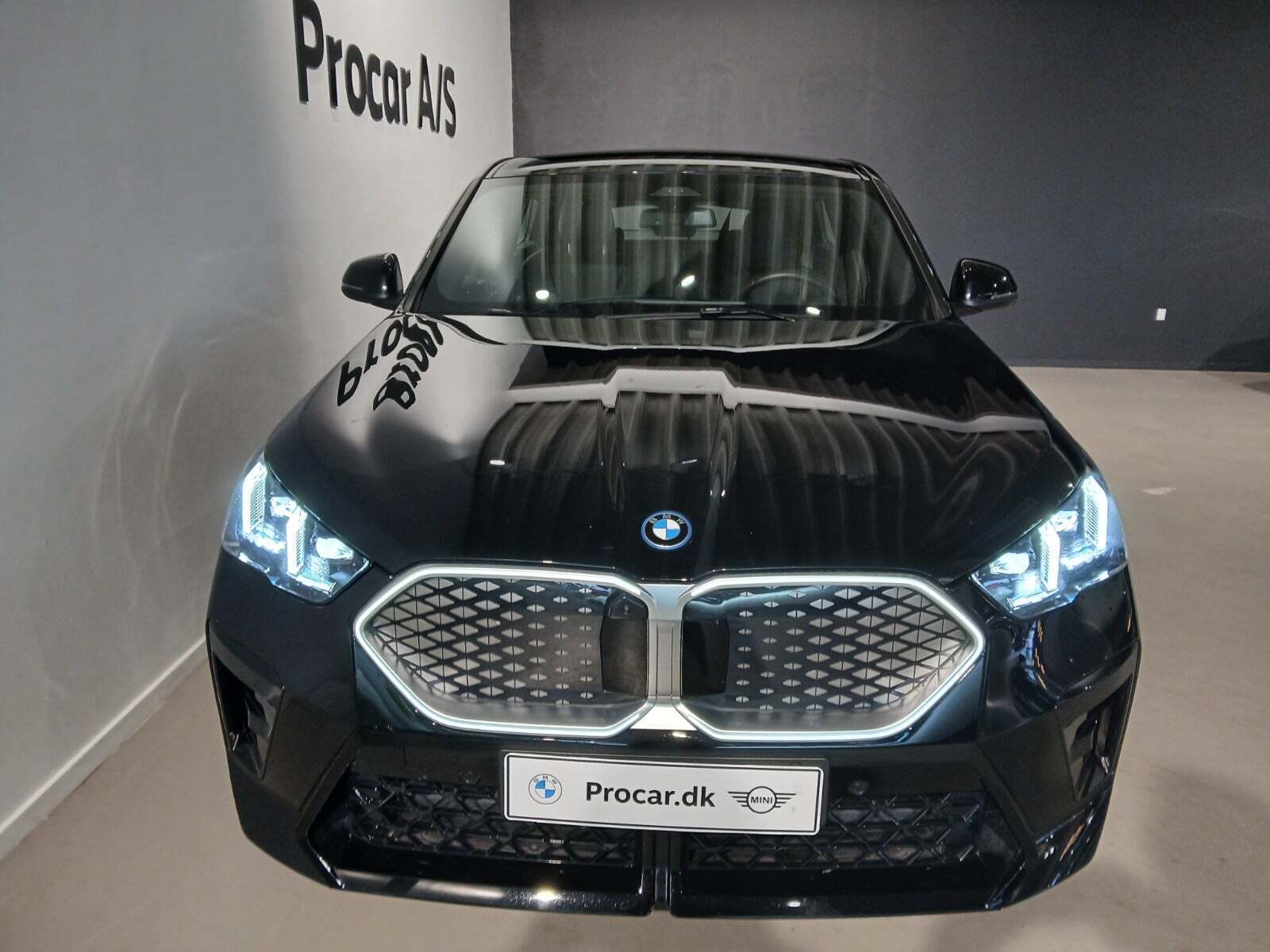 BMW iX2 eDrive20 Fully Charged M-Sport