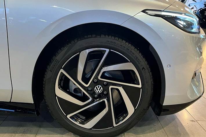 Sølv VW ID.7 fra 2026