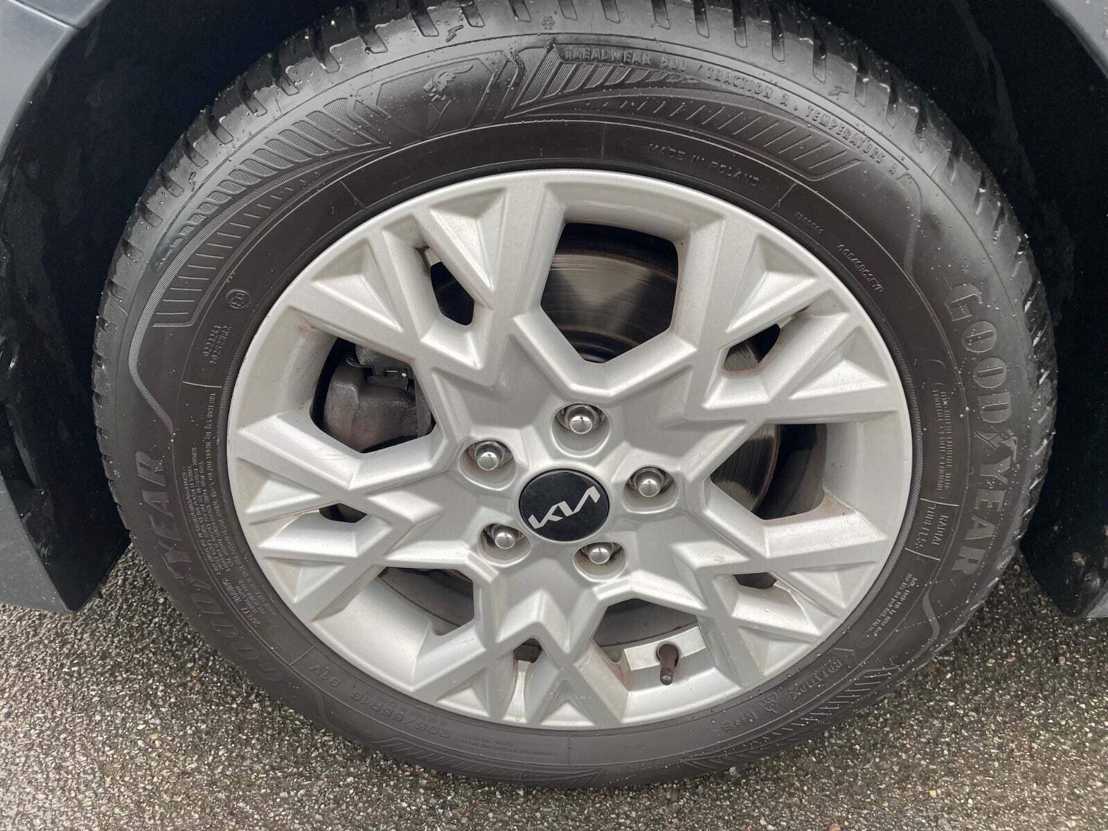 Grå Kia Ceed fra 2023