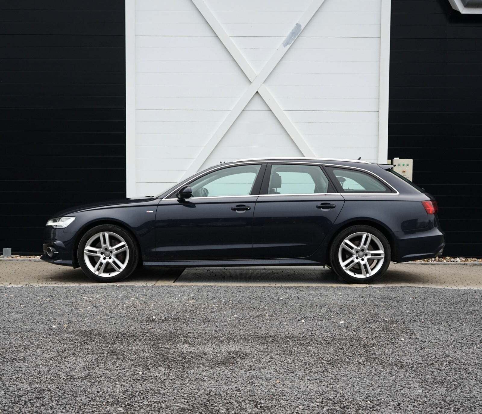 Audi A6 3,0 TDi 218 S-line Avant quattro S-tr.