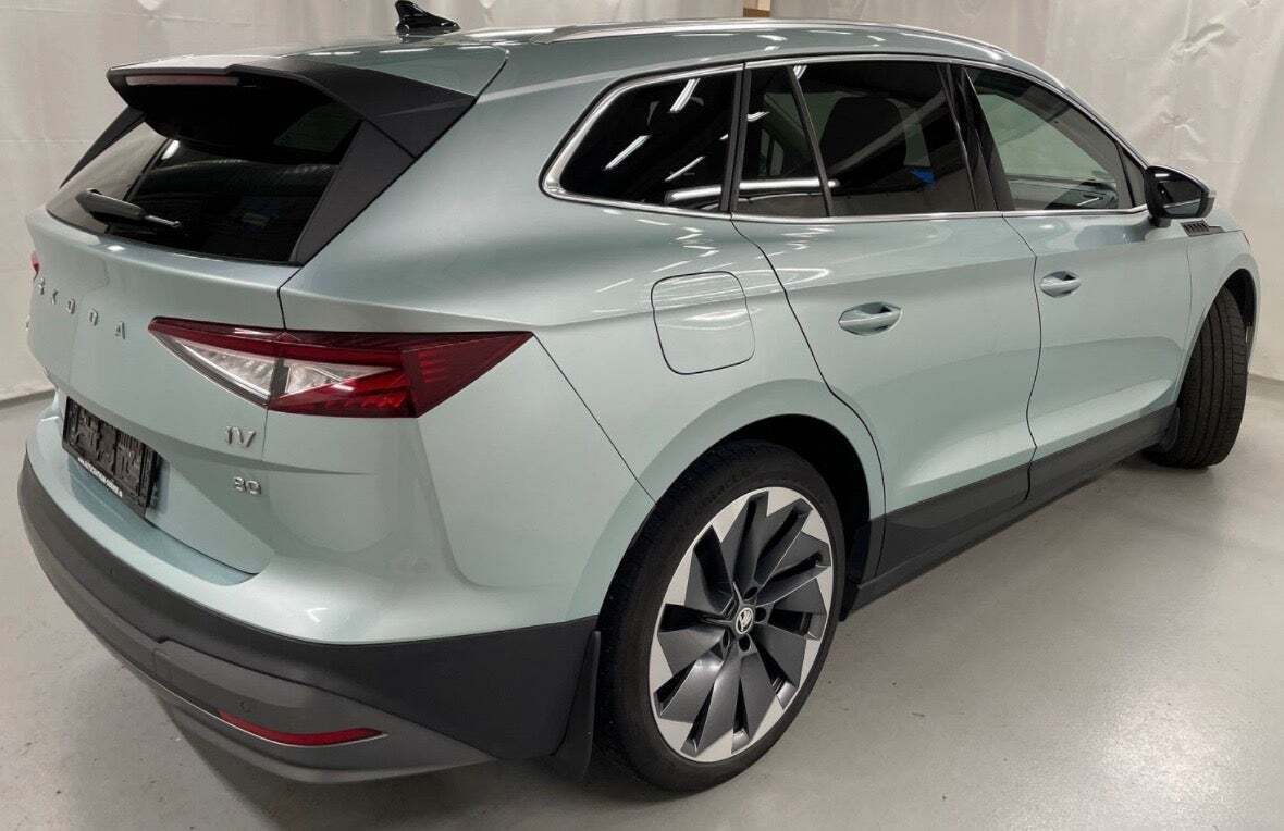 Skoda Enyaq 80 iV Plus Design Selection