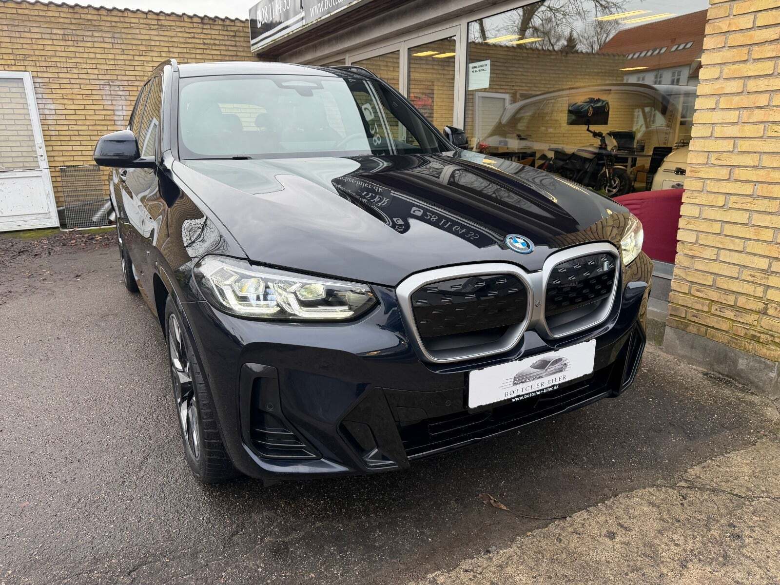 BMW iX3 Charged Plus M-Sport