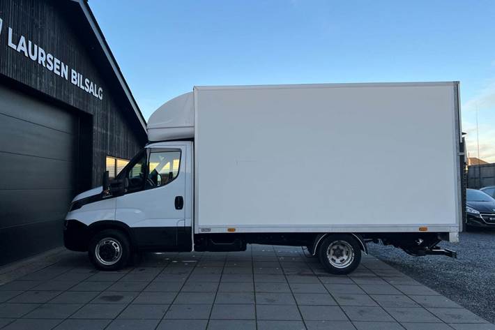 Hvid Iveco Daily fra 2019