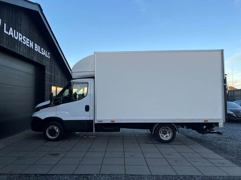 Iveco Daily 3,0 35C17 18m³ Van AG8