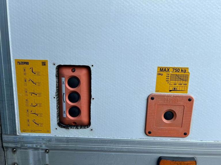 Iveco Daily 3,0 35C17 18m³ Van AG8