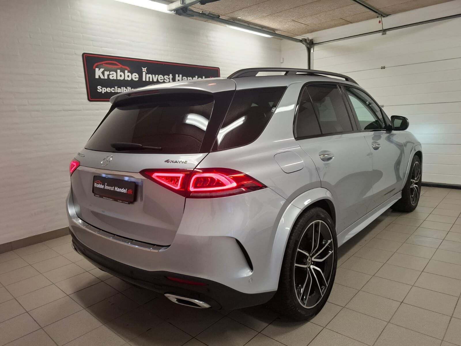 Sølv Mercedes GLE350 de fra 2022