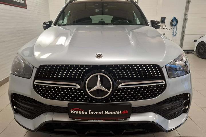 Sølv Mercedes GLE350 de fra 2022