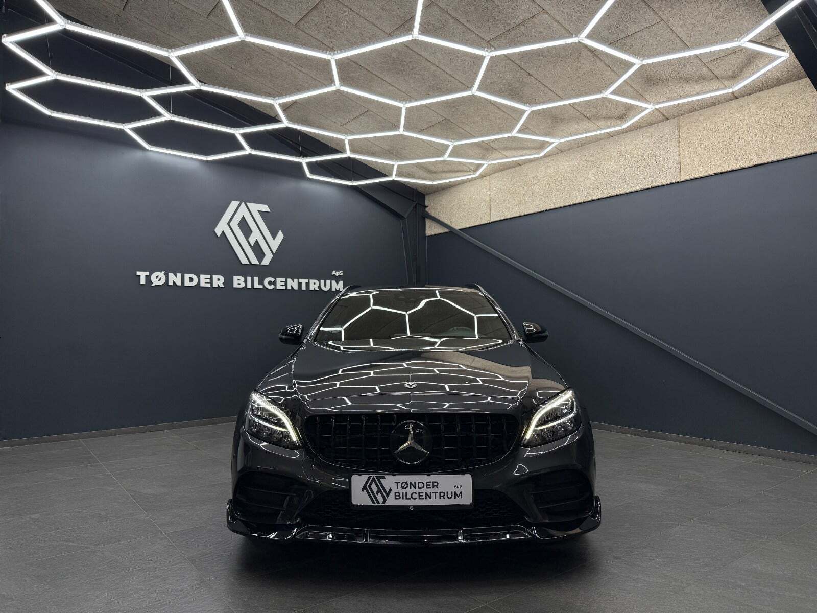 Mercedes C300 de 2,0 AMG Line Night Edition stc. aut.