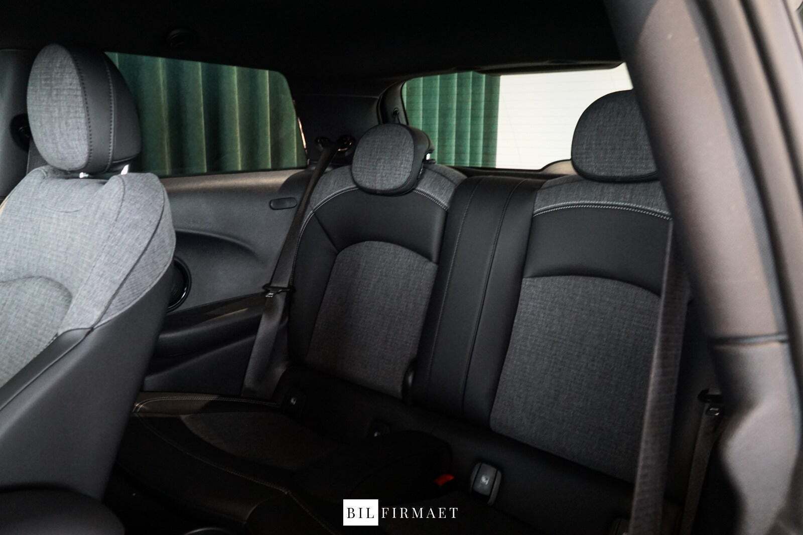 Sort Mini Cooper SE fra 2024