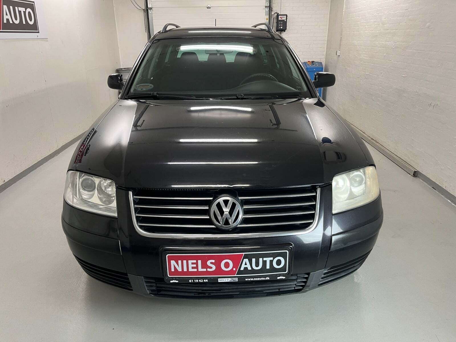 Sort VW Passat fra 2003