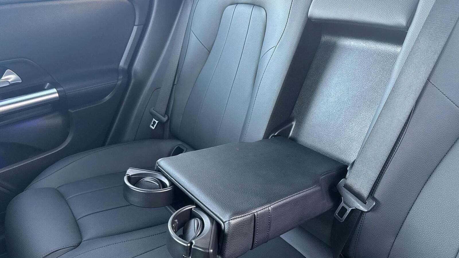 Hvid Mercedes EQA250 fra 2023