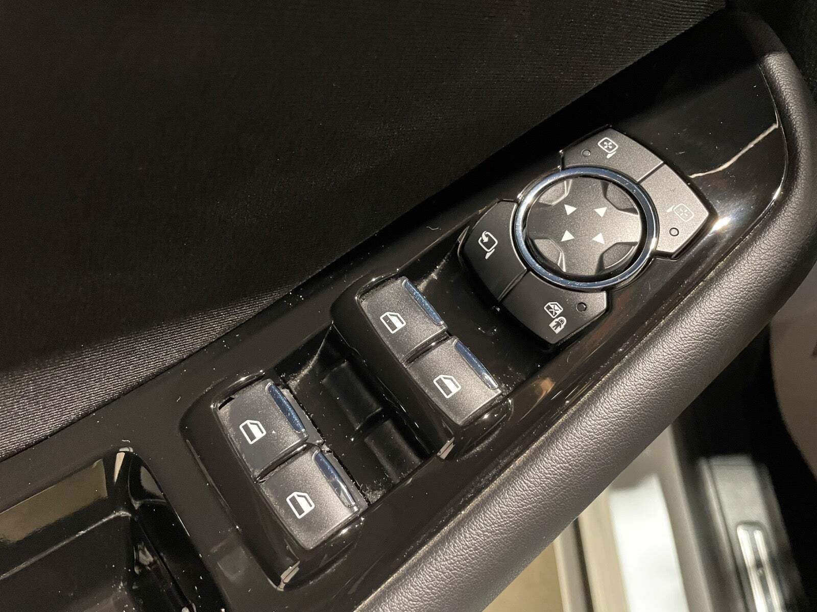 Hvid Ford S-MAX fra 2020