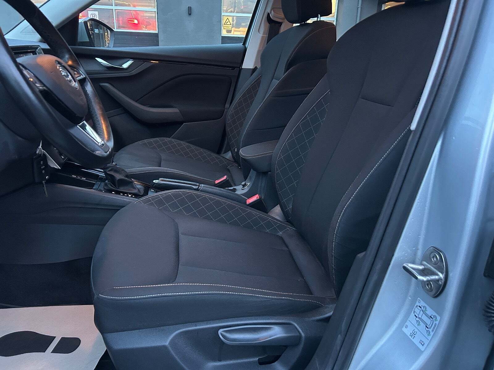 Grå Skoda Scala fra 2020