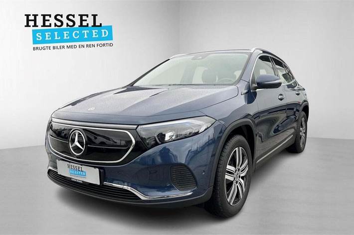 Blå Mercedes EQA250 fra 2022 set udefra