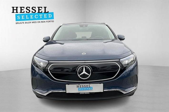 Blå Mercedes EQA250 fra 2022
